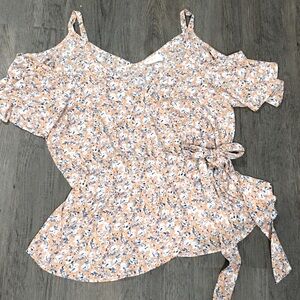 Sienna Sky, peach floral blouse size L